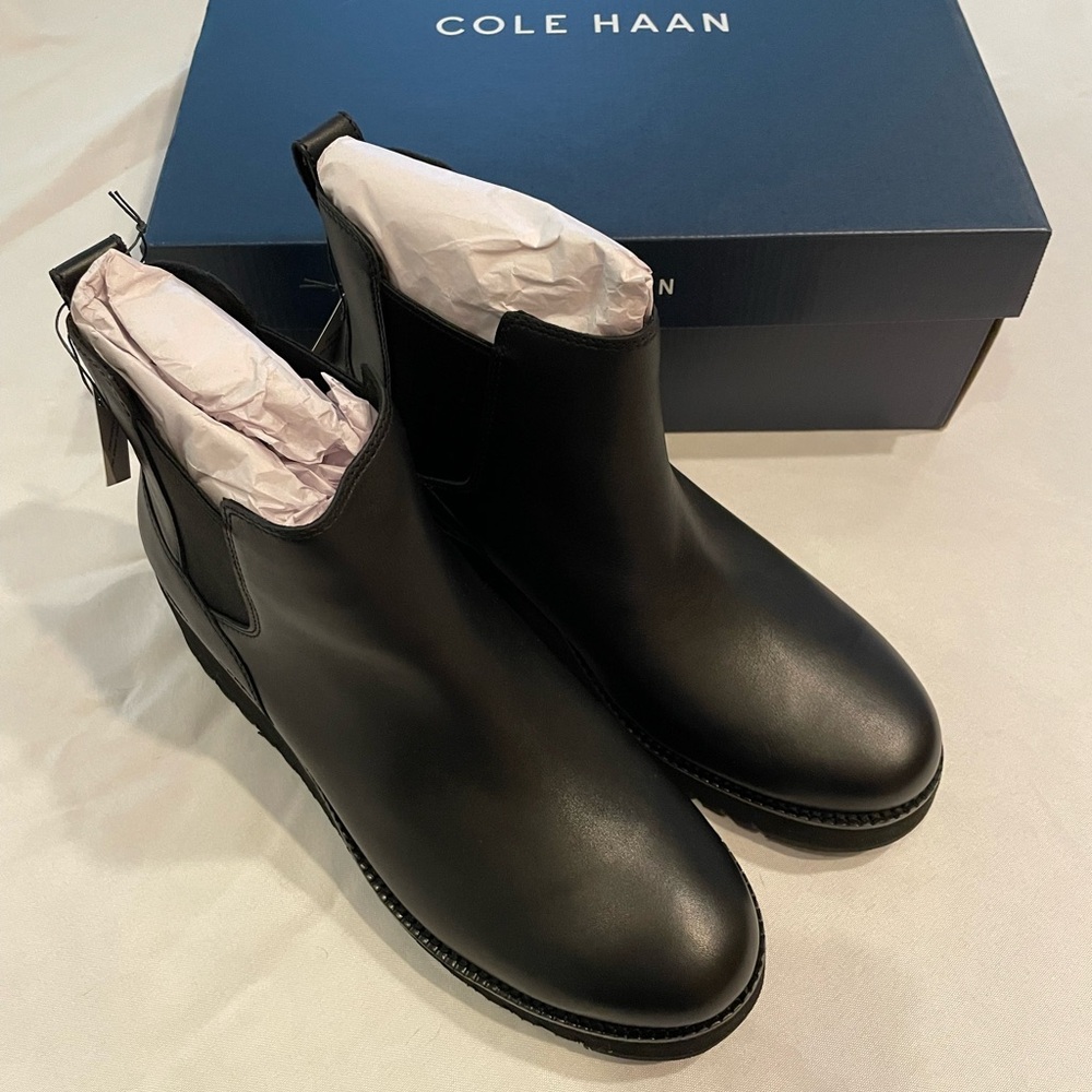 NIB Cole Haan Women’s Zerogrand Chelsea Boots Size 10
